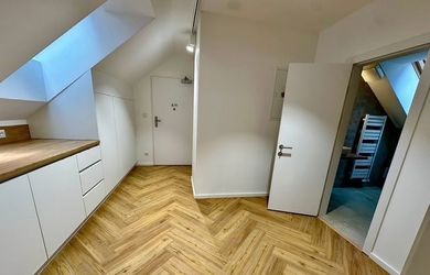 Na prenájom 28 m2 novo-zrekonštruované klimatizované administratívne priestory v Centre Trenčína