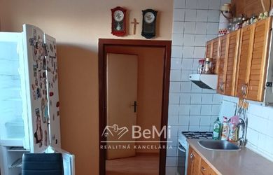 044-113-PAMAa 3,5-IZBOVÝ BYT S BALKÓNOM NA KLOKOČINE