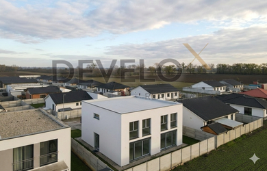 Na predaj moderný dvojpodlažný holobyt v obci Topoľnica