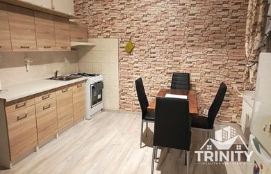 Na prenájom zariadený 1-izbový byt s dvomi balkónmi v meste Nové Zámky