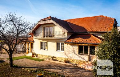 Exkluzívna ponuka – luxusný rodinný dom v centre obce