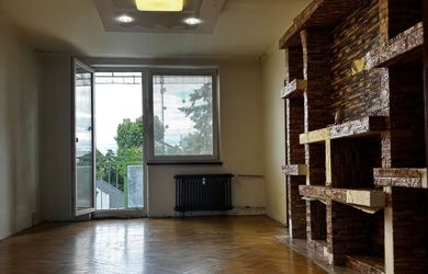 REZERVOVANÉ! EXKLUZÍVNE na predaj - 3 izbový byt takmer v centre Levíc