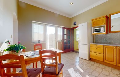 AZ. Priestranný 3 izbový byt s dvoma balkónmi v Piešťanoch