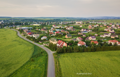 PREDAJ – STAVEBNÝ POZEMOK V BLÍZKOM CENTRE NOVÝCH ZÁMKOV – 900 m²