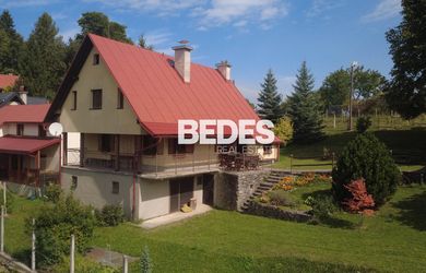 BEDES | Veľká usadlosť na samote pri lese, Valaská Belá – laz Púčkovci (7 500 m²)