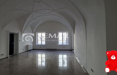 Prenájom priestoru pre obchod  Banská Bystrica