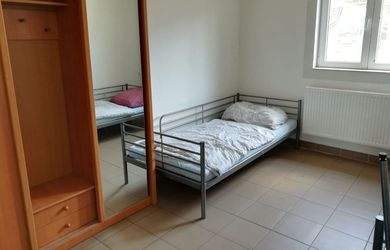 2 samostatne skolaudované budovy, Trnava
