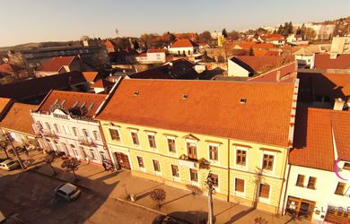Exkluzívna historická budova v srdci mesta Šahy – investičná príležitosť s veľkým potenciálom