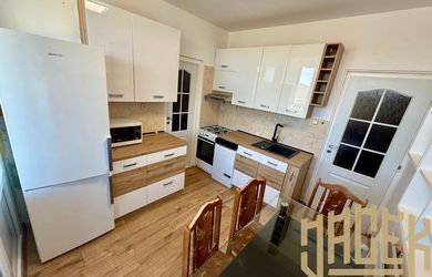 PRENÁJOM SVETLÝ 3-IZBOVÝ BYT S BALKÓNOM NA ROZKVETE