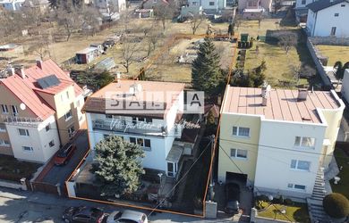 ZNÍŽENÁ CENA... EXKLUZÍVNE! VILA-DOM V PREŠOVE VÝBORNÁ LOKALITA, na pozemku o výmere 1013 m2.
