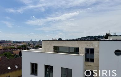 Slnečný 4 izb. byt s výhľadom na Bratislavský hrad a Slavín