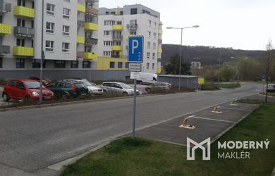 Na prenájom parkovacie státie pri komplexe Tammi 2, Dúbravka