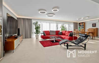 Na predaj vila so smart technológiami a výťahom na Slavíne