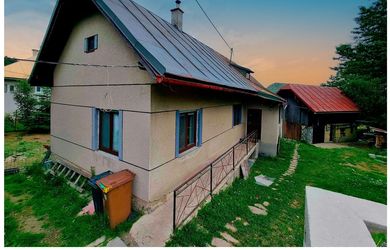 MUROVANÝ RODINNÝ DOM / KORDÍKY / pozemok 2396 m²