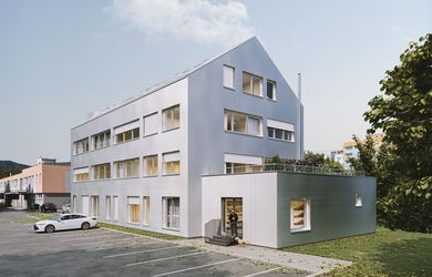Moderný office v projekte Neohaus na Fončorde