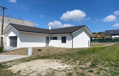 Novostavba rodinného domu v Očovej na slnečnom pozemku 970 m2