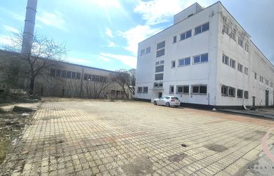 PRIEMYSELNÁ HALA S MOSTOVÝM ŽERIAVOM NA PREDAJ ! VLASTNÝ VEĽKÝ PARKING