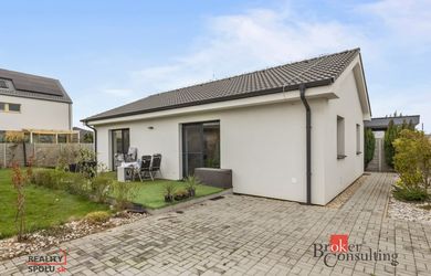 Samostatný 4-izbový RD (2020), pozemok 466 m2 – Achátová , Podunajské Biskupice