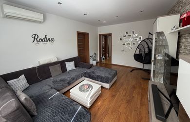 REZERVOVANÉ-Na predaj kompletne zrekonštruovaný 3 izbový byt vo vyhľadávanej lokalite ul.Kuzmányho- Topoľčany