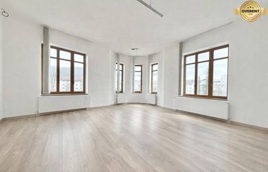 Reprezentatívne kancelárske priestory na prenájom v centre Žiliny