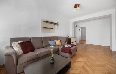 REZERVOVANE! 360° 3D prehliadka, 3 izbový, Harmanecká ulica, tehlový dom, balkón