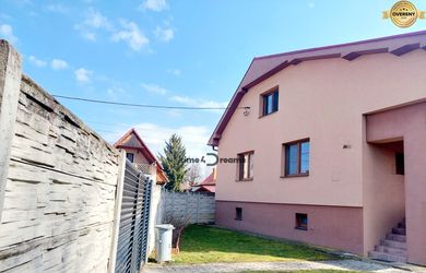 Rezervované NA PREDAJ  pekný zrekonštruovaný dom v obci Sebedražie