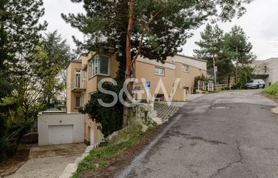 SVOBODA & WILLIAMS | 110721 | Trojpodlažný 6-izbový dom pre komfortné bývanie aj firemné účely