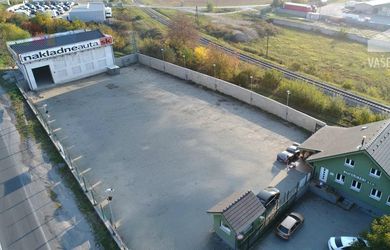 Komerčný areál pri hlavnom ťahu –Bánovce nad Bebravou 2466m2
