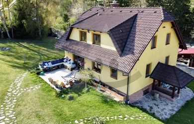 Exkluzívny rodinný dom na predaj, Karvaša a Bláhovca, Vrútky