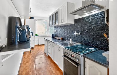 REZERVOVANÉ! Priestranný 3,5 izbový byt 83 m² na Sídlisku 3 v Prešove!