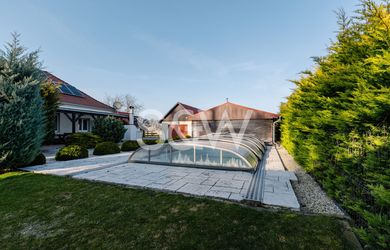 SVOBODA & WILLIAMS | 112905 | Exkluzívny predaj rodinného domu s charakterom statku na pozemku 8 058 m²