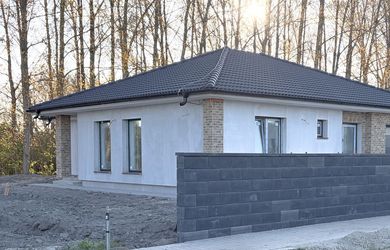 Rodinný dom s garážou a veľkým pozemkom – výborný pomer ceny a hodnoty