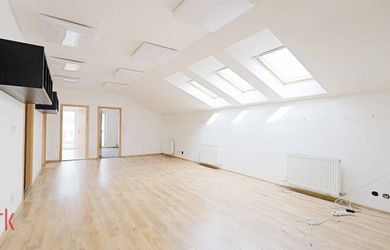 Na prenájom - KANCELÁRSKE PRIESTORY - 106m² - Závodie