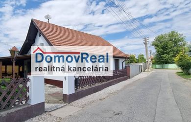 Reštaurácia a penzión na predaj v obci Trstená na Ostrove