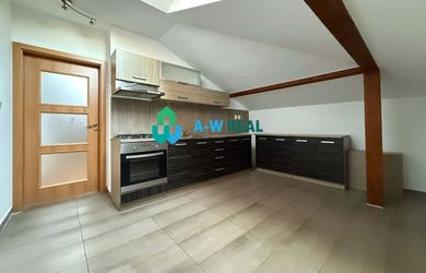 ☎️ 0918/197 701 Na predaj 3 izbový byt s vlastným plynovým kúrením a s vlastným parkovaním na ulici Záhradníckej v Dunajskej Strede / Preferujeme hotovosť