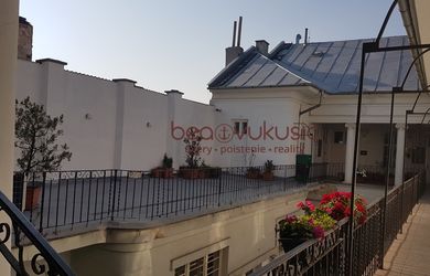 NA PRENÁJOM - podnikajte v Starom Meste - na HLAVNEJ ulici !