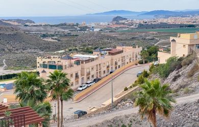 Murcia Spanielsko Rezidenčný komplex pozostávajúci z bytov a penthouseov so spoločným bazénom v meste Aguilas.