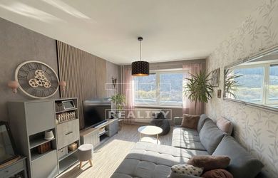 Rezervovaná ponuka Na predaj pekný 3 izbový byt Liptovský Hrádok-Prekážka /67m2/