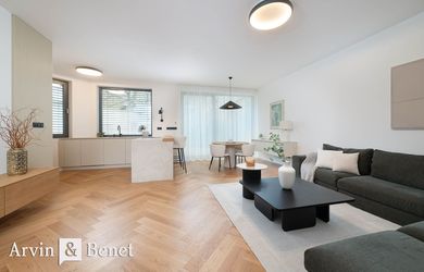 Arvin & Benet | Výnimočný, dizajnový mezonet v najprestížnejšej lokalite Starého mesta