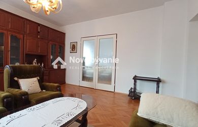 Dom s bazénom a novou vlakovou zastávkou! ID:N001-12-PEDU