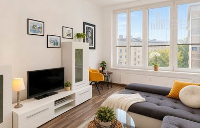 SRA | NOVOSTAVBA PREMIÉRE | Moderný 2-izbový apartmán s parkovaním v Starom Meste
