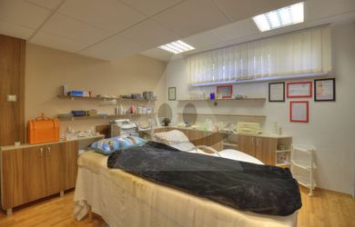 Kozmetický/masérsky salón na postúpenie nájmu, Hrobákova, Petržalka - Háje, Bratislava V
