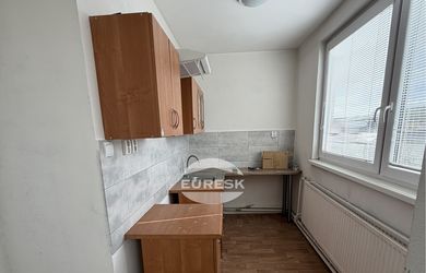 NA PREDAJ – 3-IZBOVÝ BYT PO REKONŠTRUKCII | KOŠAROVCE