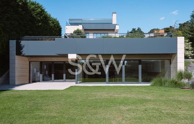 SVOBODA & WILLIAMS | 33317 | Luxusná šesťpodlažná rodinná vila s bazénom a slnečnou strešnou terasou