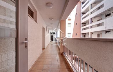 RK - RealityDS – PRENÁJOM čiastočne zariadeného 2 izb. Bytu 55 m2 + garážové státie, Školská ulica