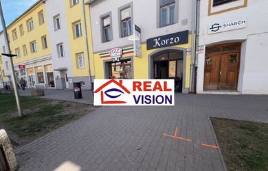 Kancelárske / obchodné priestory na prenájom – centrum Popradu-prízemie