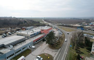 REALISS - Prenájom reprezentatívnych priestorov s halou, skladom, dielňou, parkoviskom a kanceláriami pri hlavnom ťahu TN - Prievidza