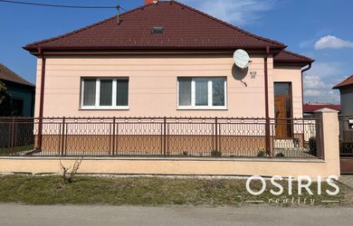 Starší rodinný dom po čiastočnej rekonštrukcii, pozemok 555 m2