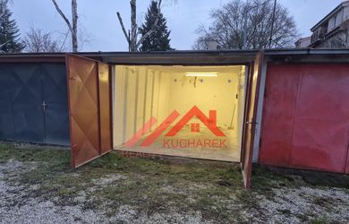 Kuchárek -real .  Prenájom garáže v centre Pezinka, Záhradná ul.