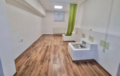 NA PRENÁJOM komerčný priestor v centre mesta Prievidza